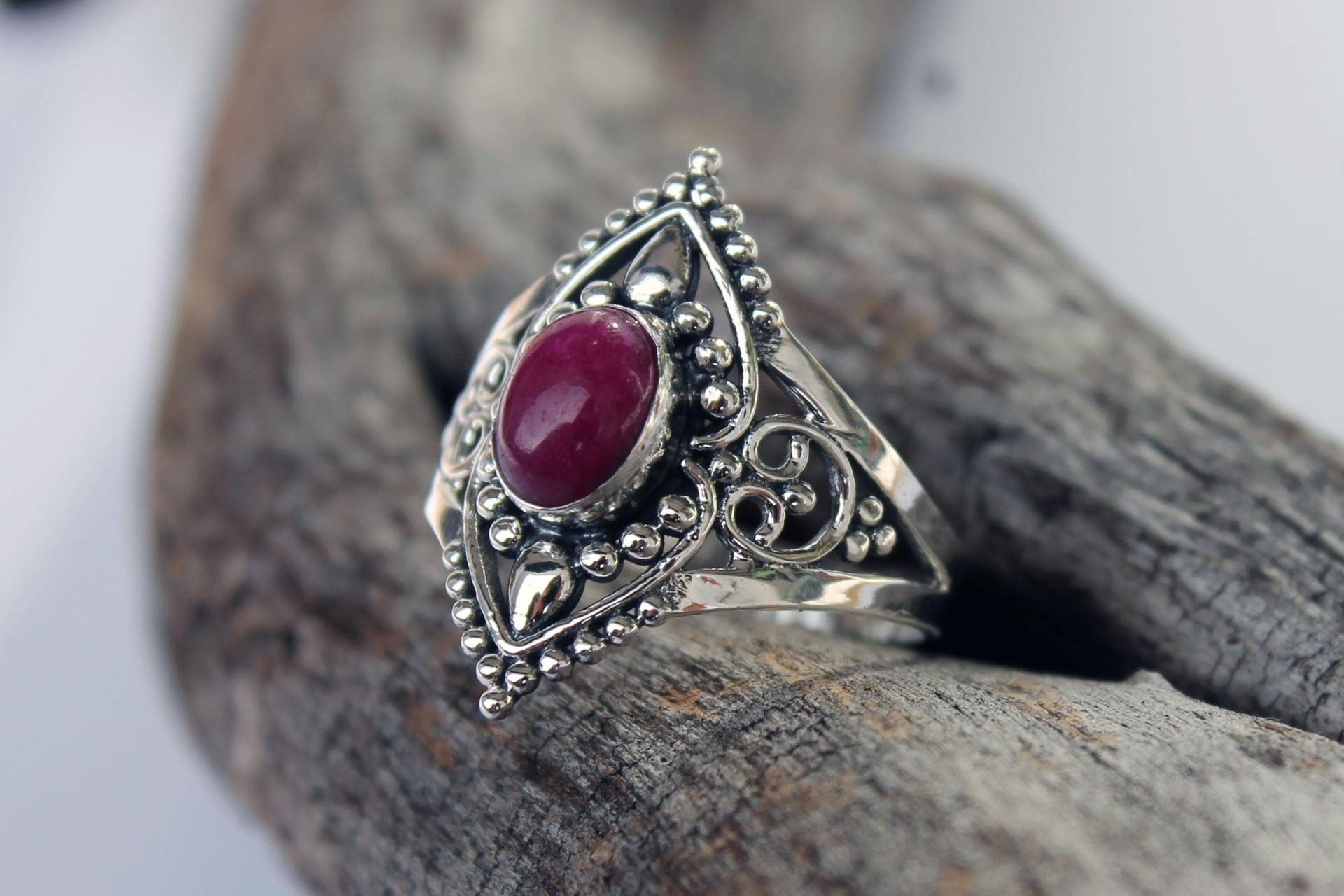 Silberring Gekrönter Rubin von ScheinerSchmuck