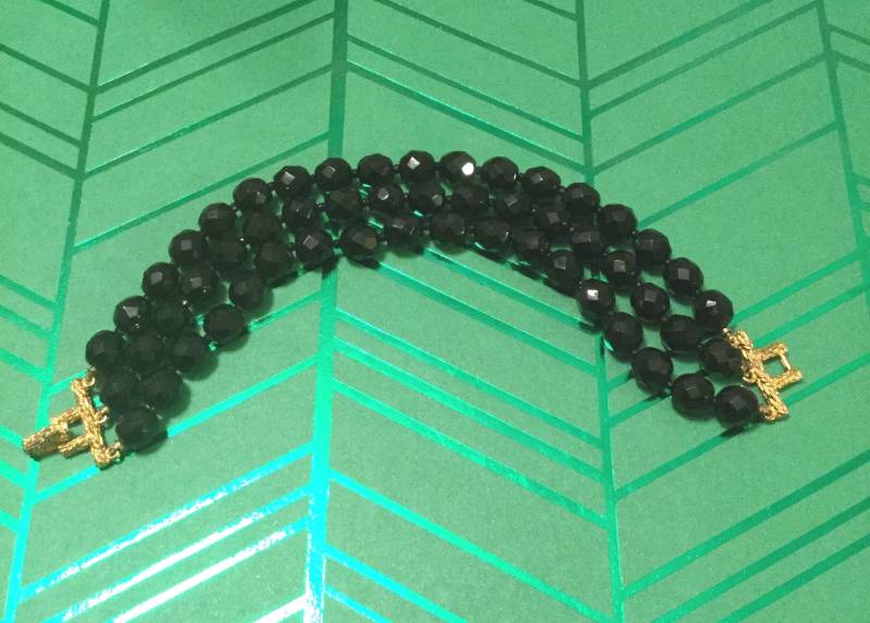 Drei Reihen Perlenarmband Drei Reihen Perlenarmband von SchellerHouse