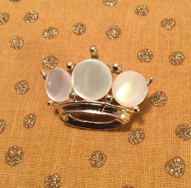 Mutter Der Perle Krone Pin von SchellerHouse