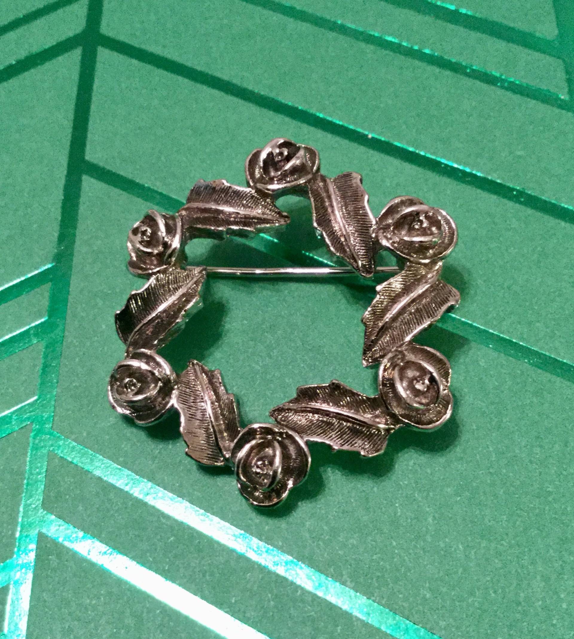 Sarah Coventry Kranz Pin Sarah Coventry Kranz Pin von SchellerHouse