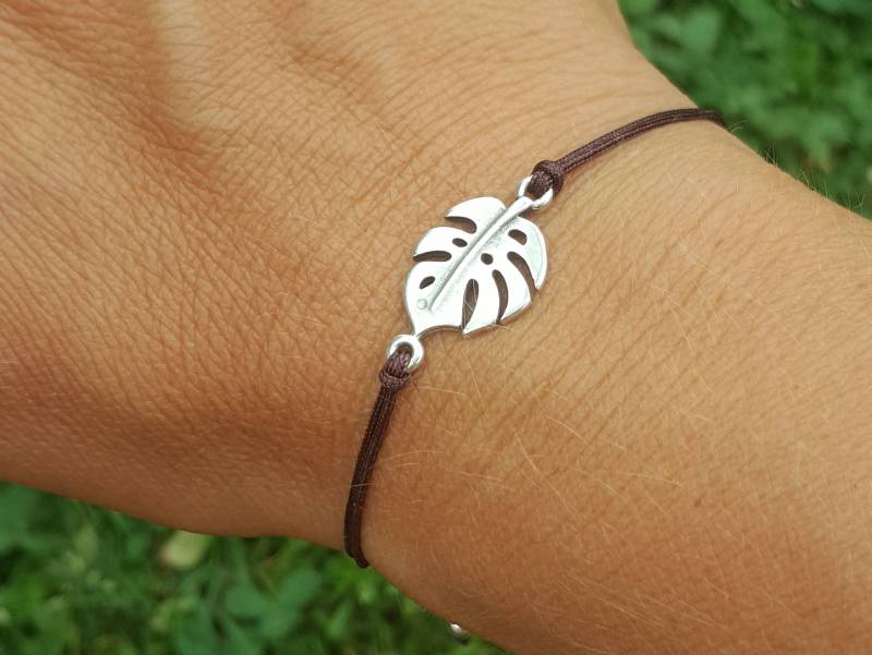 Armband - Glücksbringerarmband Freundschaftsband in Braun Mit Blatt-Motiv von SchenkenoderBehalten