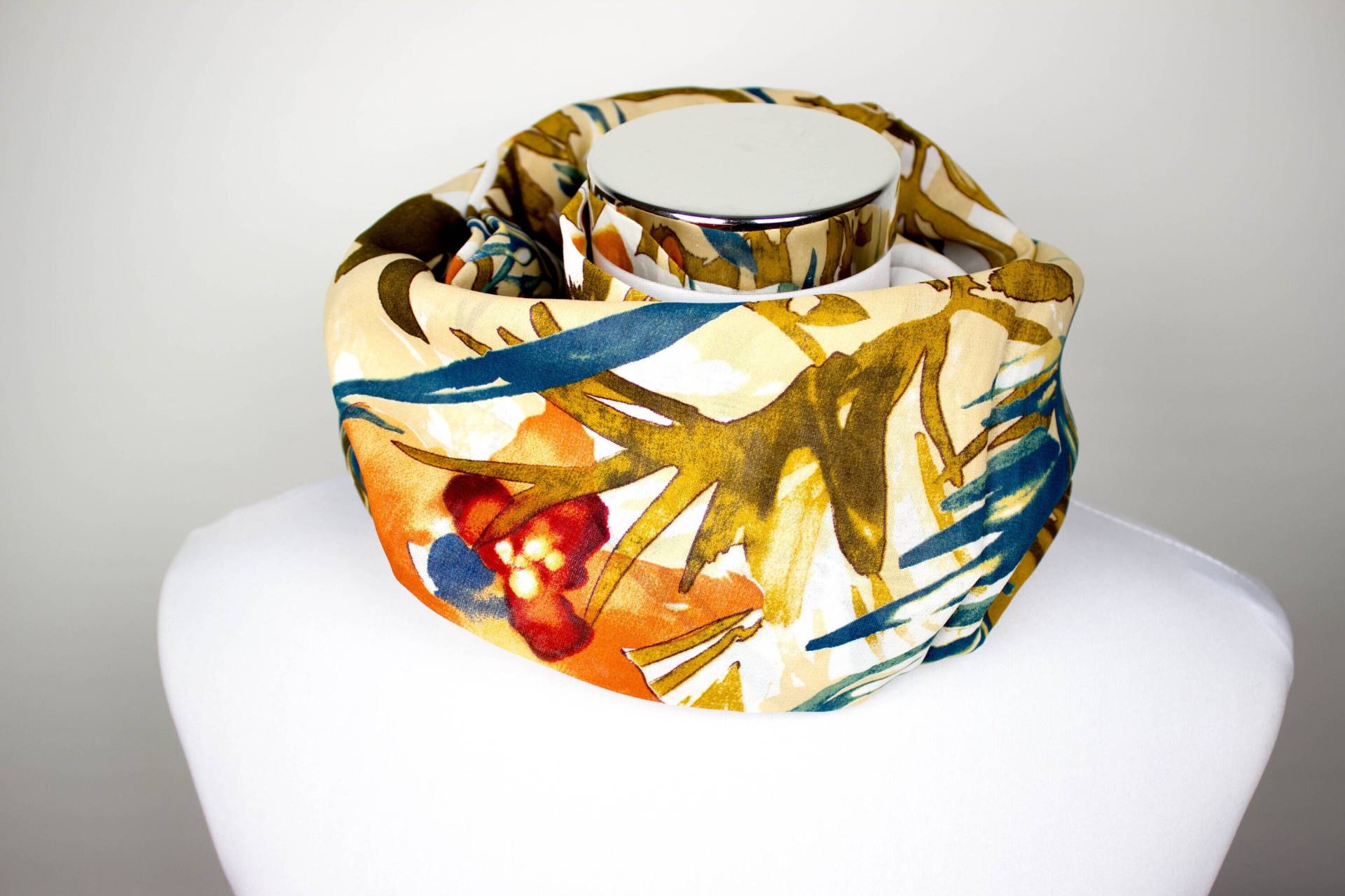 Chiffonloop Mit Blumenmotiv Chiffonloop Mit Blumenmotiv von SchenkenoderBehalten