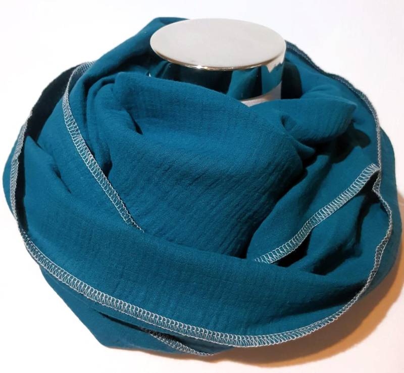 Einfarbiger Loop Schal Aus Musselin in Petrol von SchenkenoderBehalten