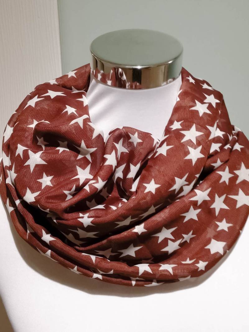 Loop Schal Aus Leichtem Chiffon in Braun Mit Weißen Sternen von SchenkenoderBehalten