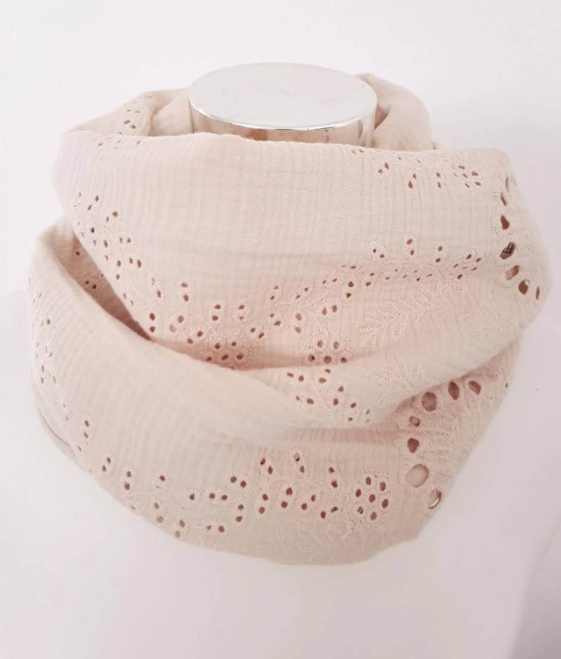 Loop Schal Für Den Frühling Aus Musselin in Beige von SchenkenoderBehalten