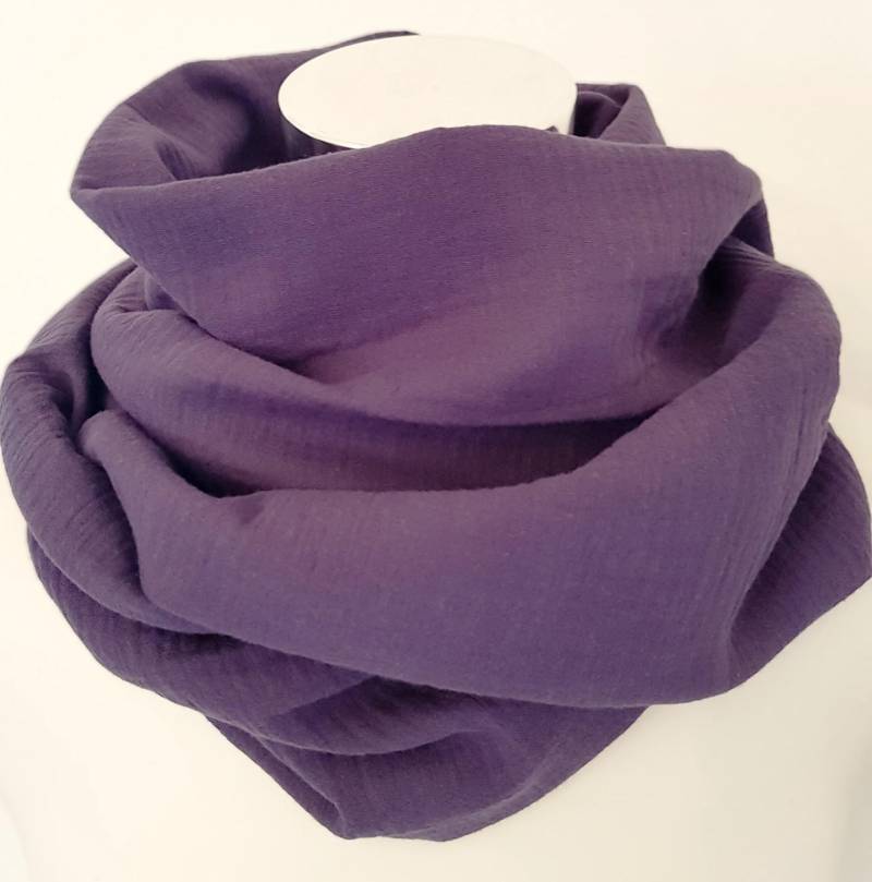 Loop Schal Für Den Frühling Aus Musselin in Violett Uni von SchenkenoderBehalten