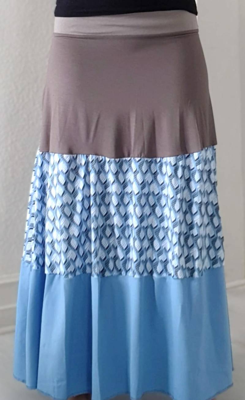 Maxirock Aus Viskosejersey in Blau Und Grau von SchenkenoderBehalten