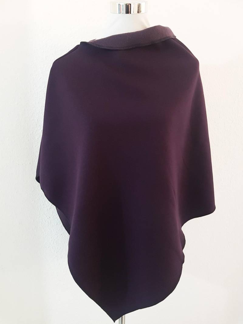 Poncho/Cape Aus Wintersweat in Violett Uni von SchenkenoderBehalten