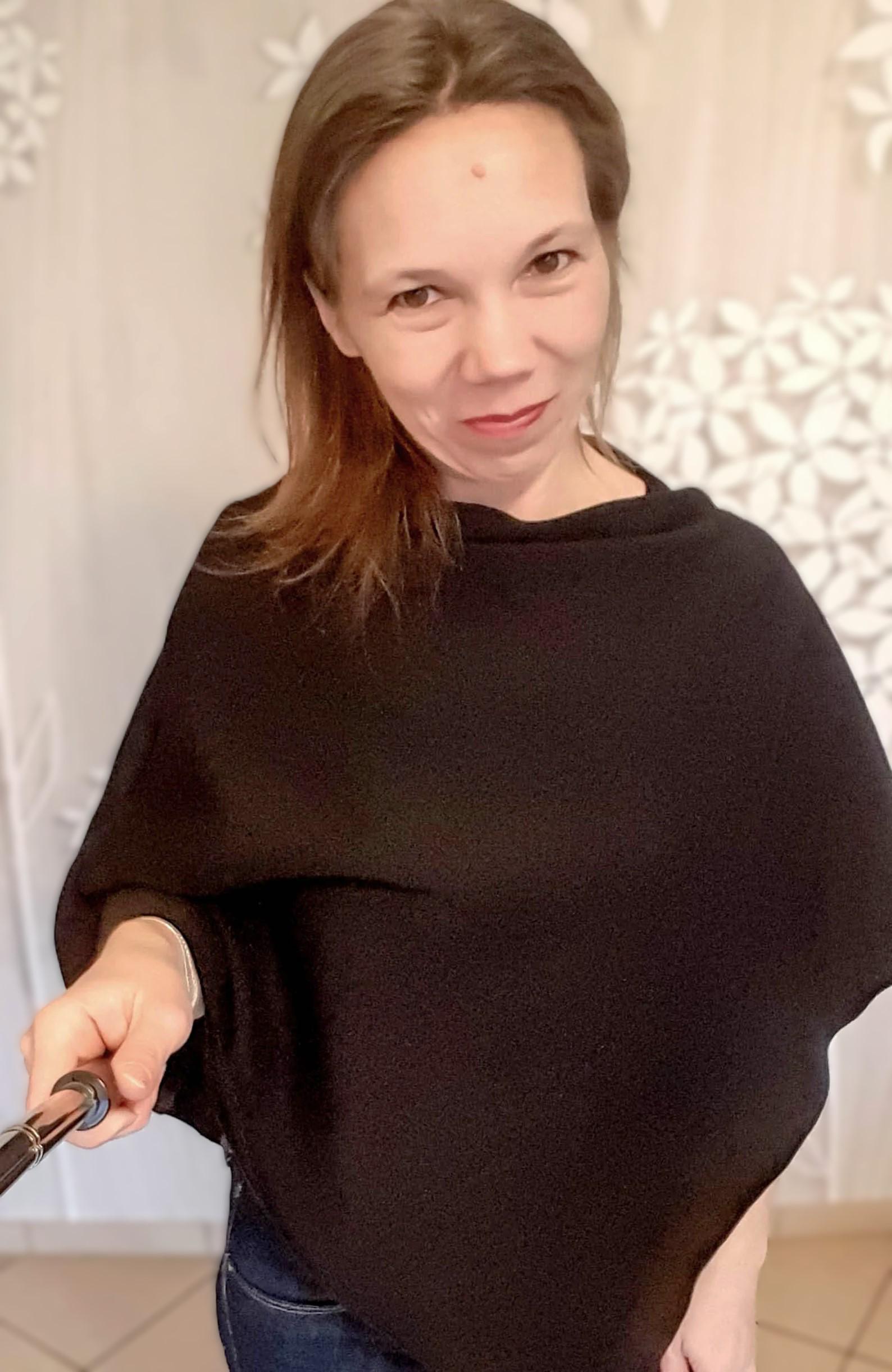 Poncho Aus Wintersweat in Schwarz Uni von SchenkenoderBehalten