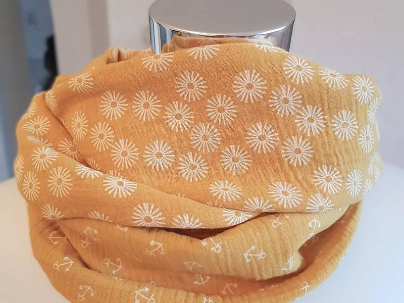 Schal Für Den Frühling in Gelb Mit Blumen von SchenkenoderBehalten
