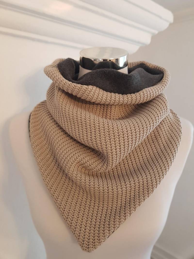 Schlupfschal Aus Fleece Und Baumwollstrick in Beige Dunkelgrau Uni von SchenkenoderBehalten