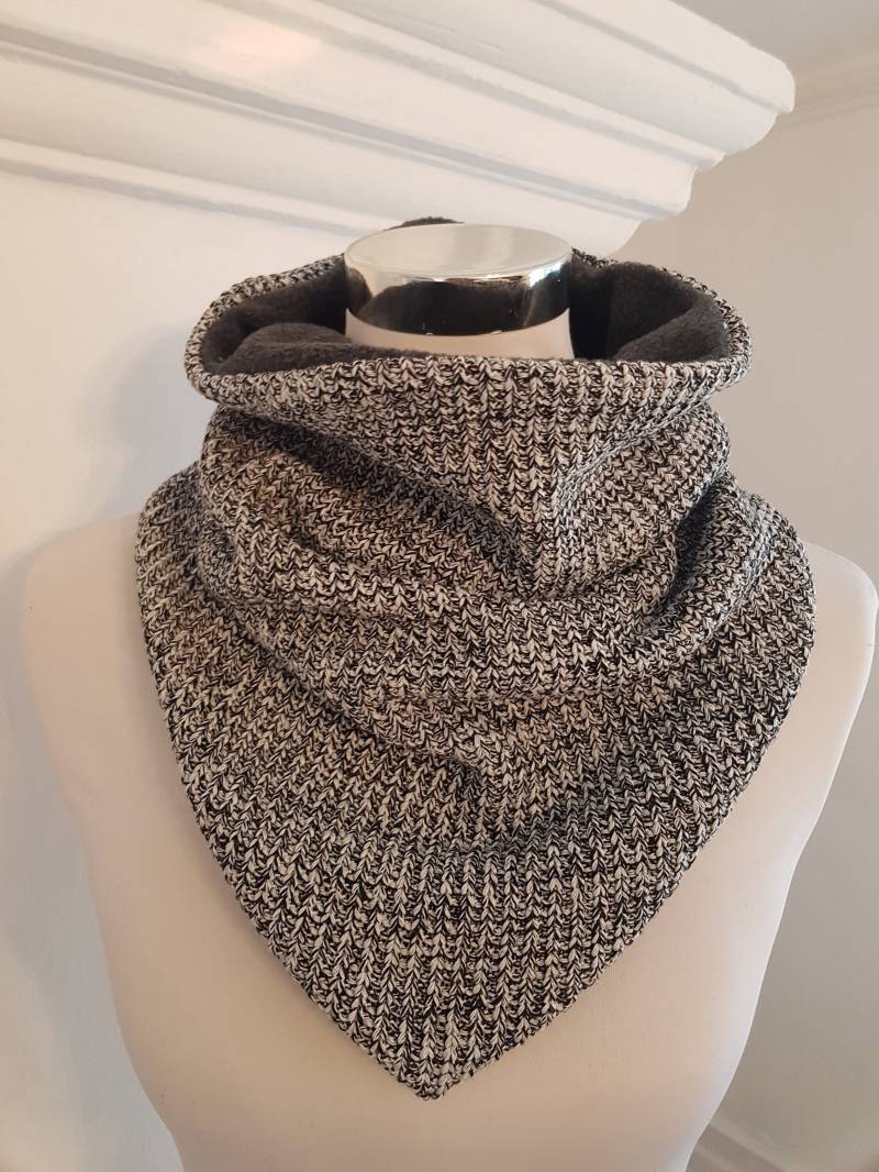 Schlupfschal Aus Fleece Und Baumwollstrick in Hellgrau Meliert Dunkelgrau von SchenkenoderBehalten