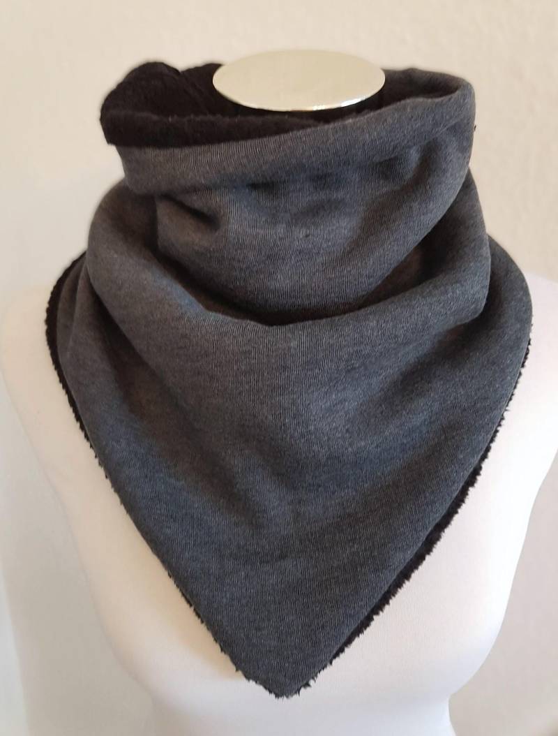 Schlupfschal Aus Fleece Und Wintersweat in Blau Schwarz Uni von SchenkenoderBehalten