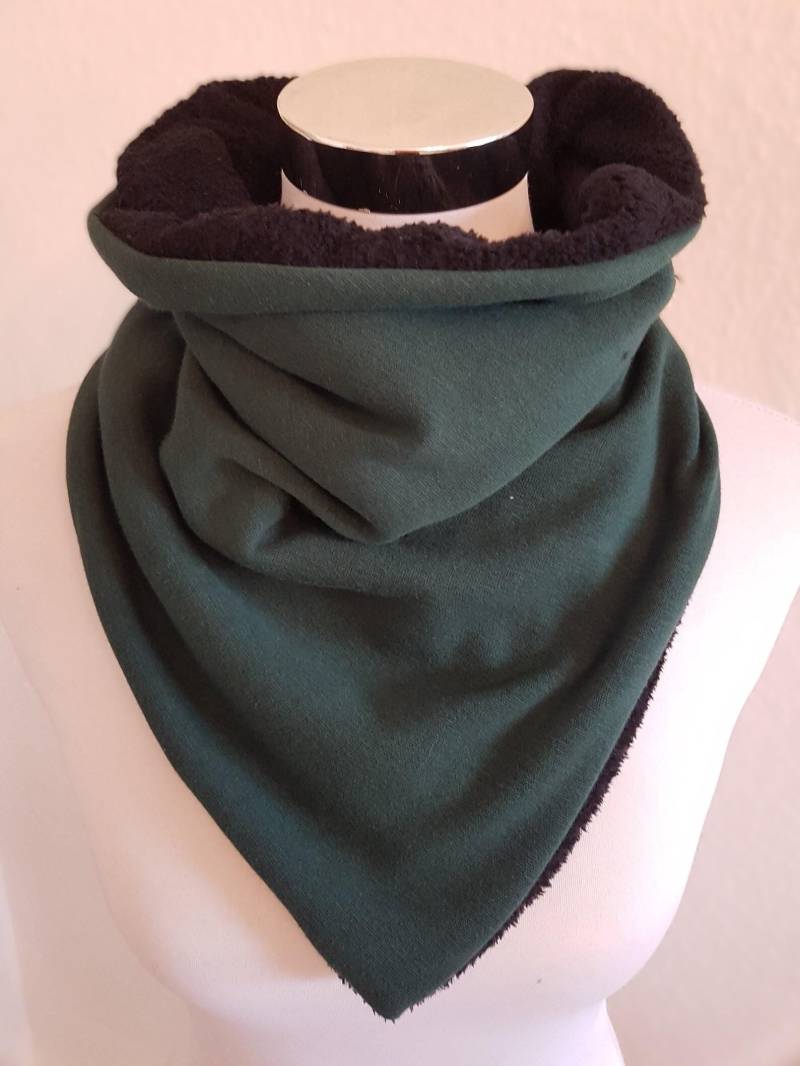 Schlupfschal Aus Fleece Und Wintersweat in Dunkelgrün Schwarz Uni von SchenkenoderBehalten