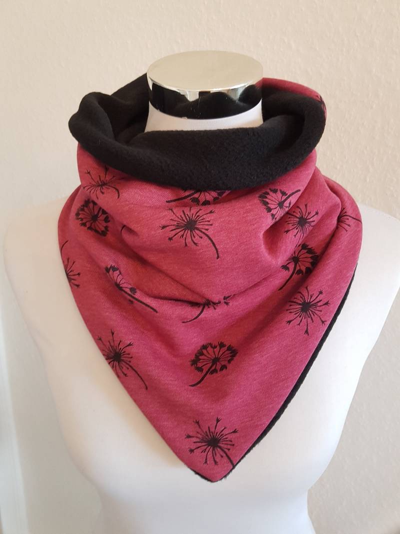 Schlupfschal Aus Fleece Und Wintersweat in Schwarz Rot Mit Pusteblumen von SchenkenoderBehalten