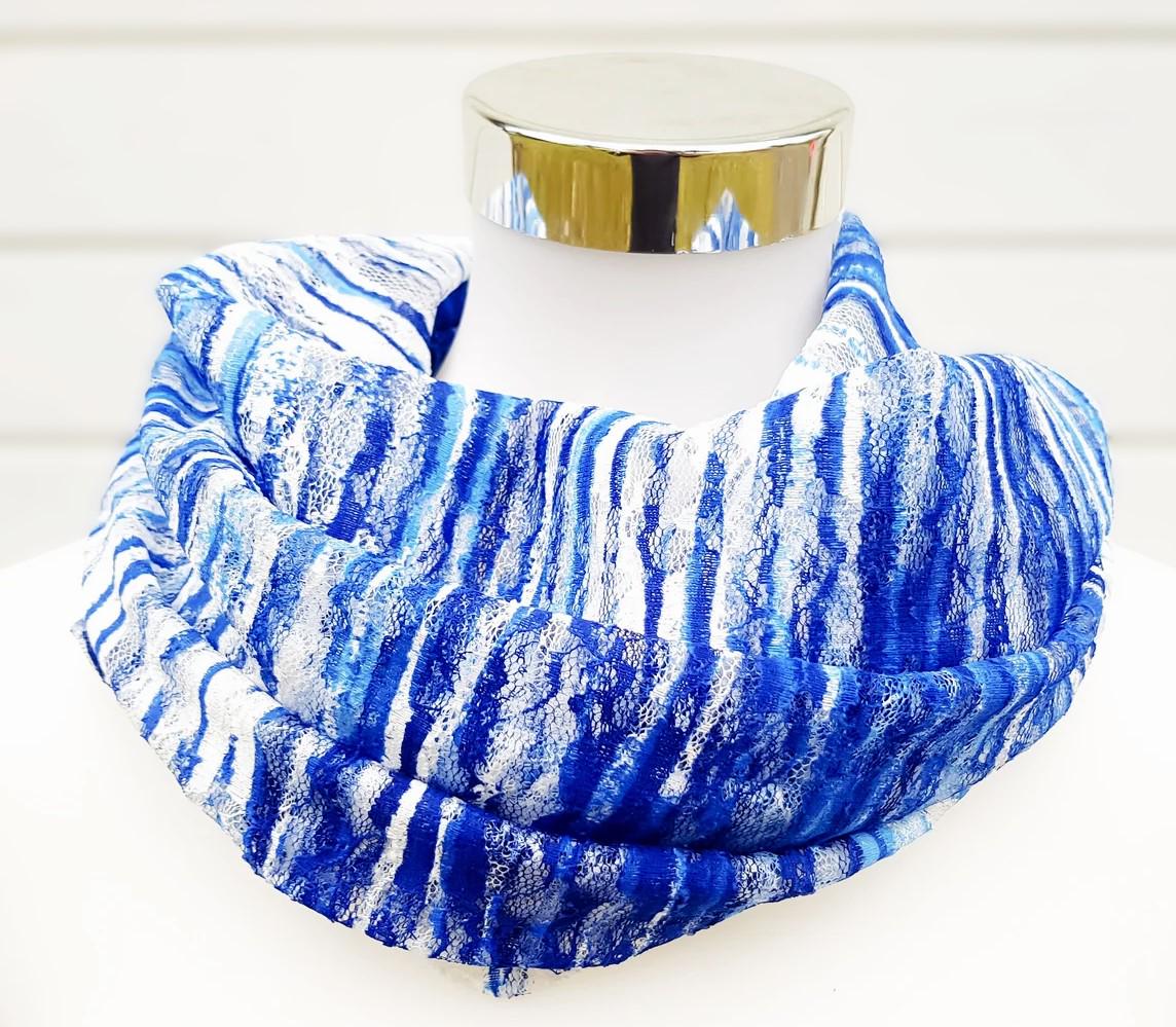 Sommerloop Aus Netzstoff, Mesh in Blau Und Weiß Sommerloop Aus Netzstoff, Mesh in Blau Und Weiß von SchenkenoderBehalten