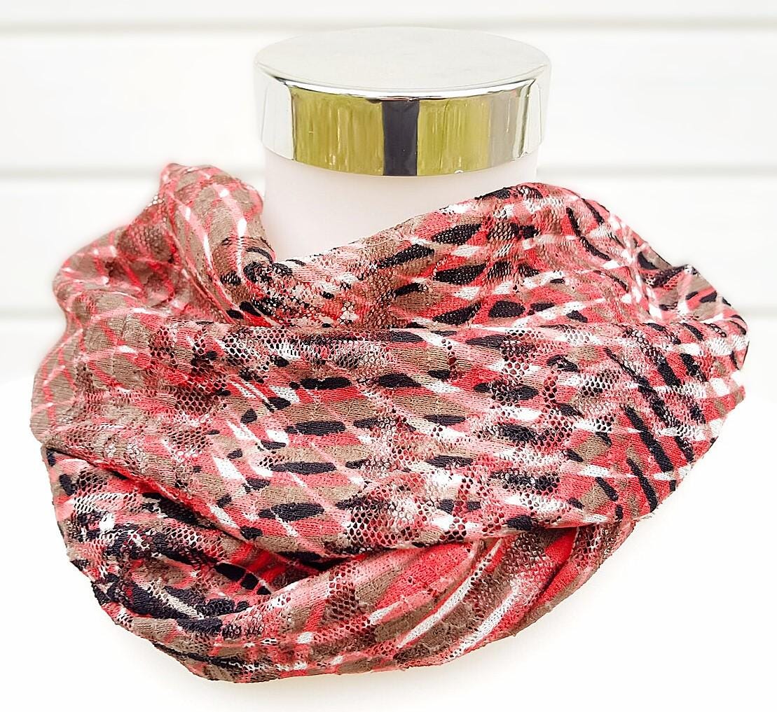 Sommerloop Aus Netzstoff, Mesh in Rot Und Schwarz Sommerloop Aus Netzstoff, Mesh in Rot Und Schwarz von SchenkenoderBehalten