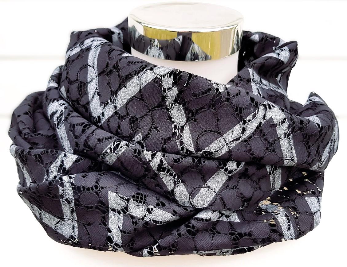 Sommerloop Aus Netzstoff, Mesh in Schwarz Und Grau Sommerloop Aus Netzstoff, Mesh in Schwarz Und Grau von SchenkenoderBehalten