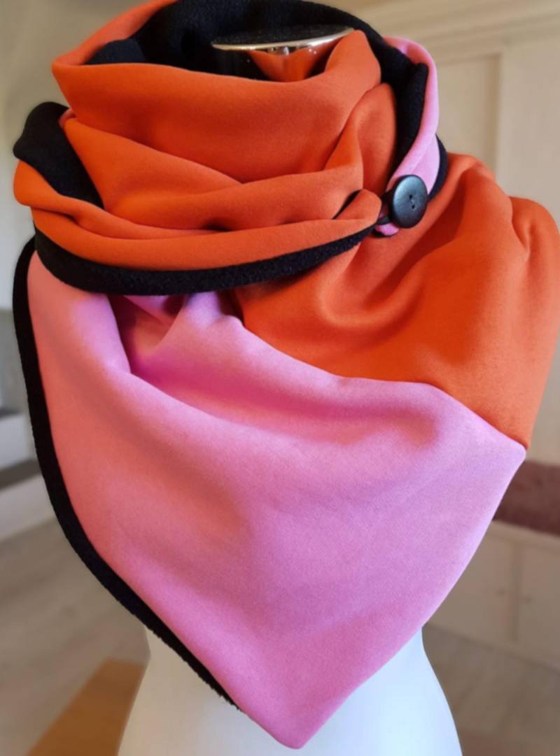 Wickelschal Aus Fleece Und Alpenfleece in Schwarz Orange Rosa von SchenkenoderBehalten