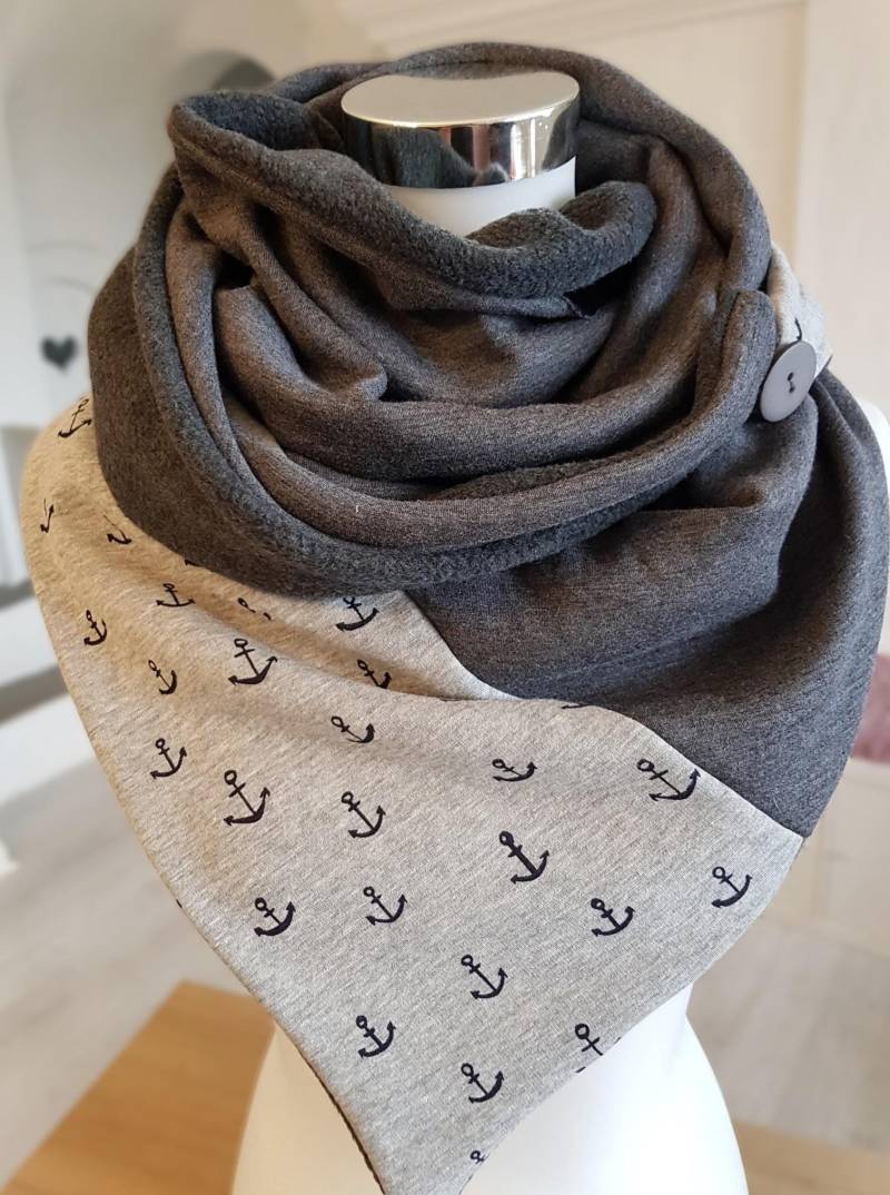 Wickelschal Aus Fleece Und Sweat in Grau Mit Ankern von SchenkenoderBehalten