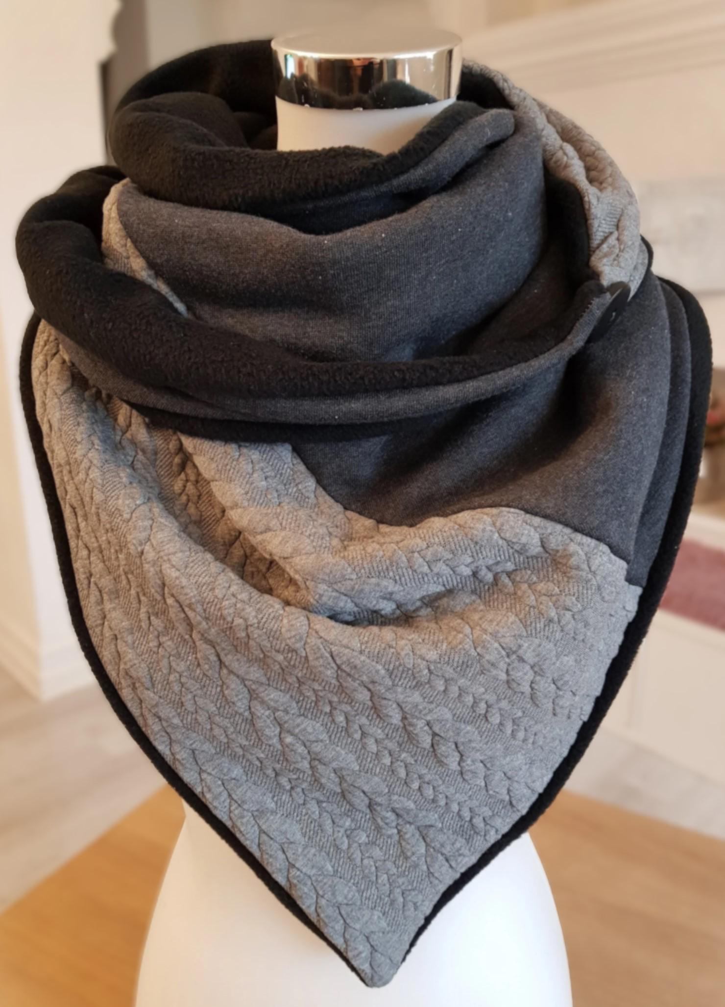 Wickelschal Aus Fleece Und Sweat in Grau Schwarz Wickelschal Aus Fleece Und Sweat in Grau Schwarz von SchenkenoderBehalten