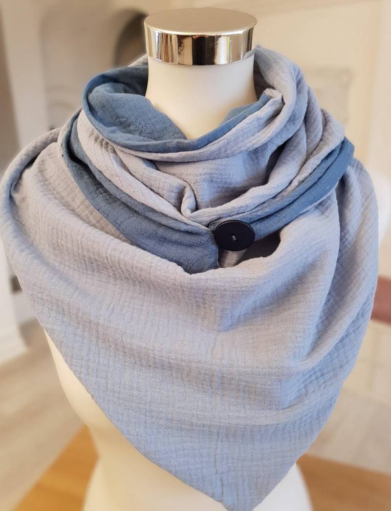 Wickelschal Für Den Frühling in Blau von SchenkenoderBehalten