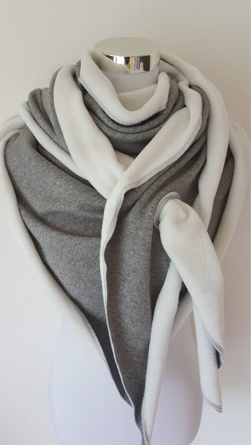 xxl-Schal Aus Alpenfleece Uni Grau Und Weiß von SchenkenoderBehalten