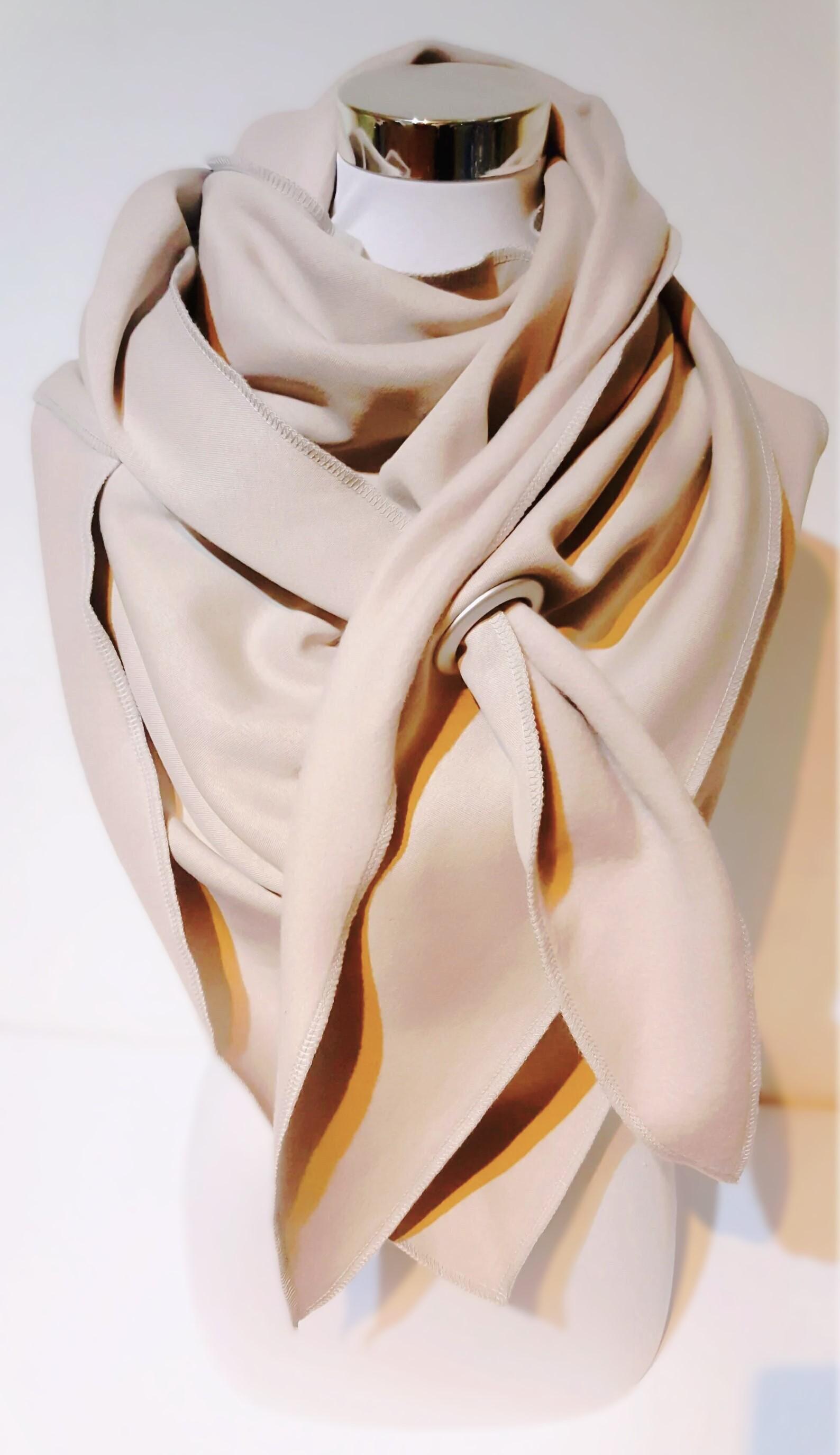 xxl-Schal Aus Wintersweat in Beige Uni von SchenkenoderBehalten