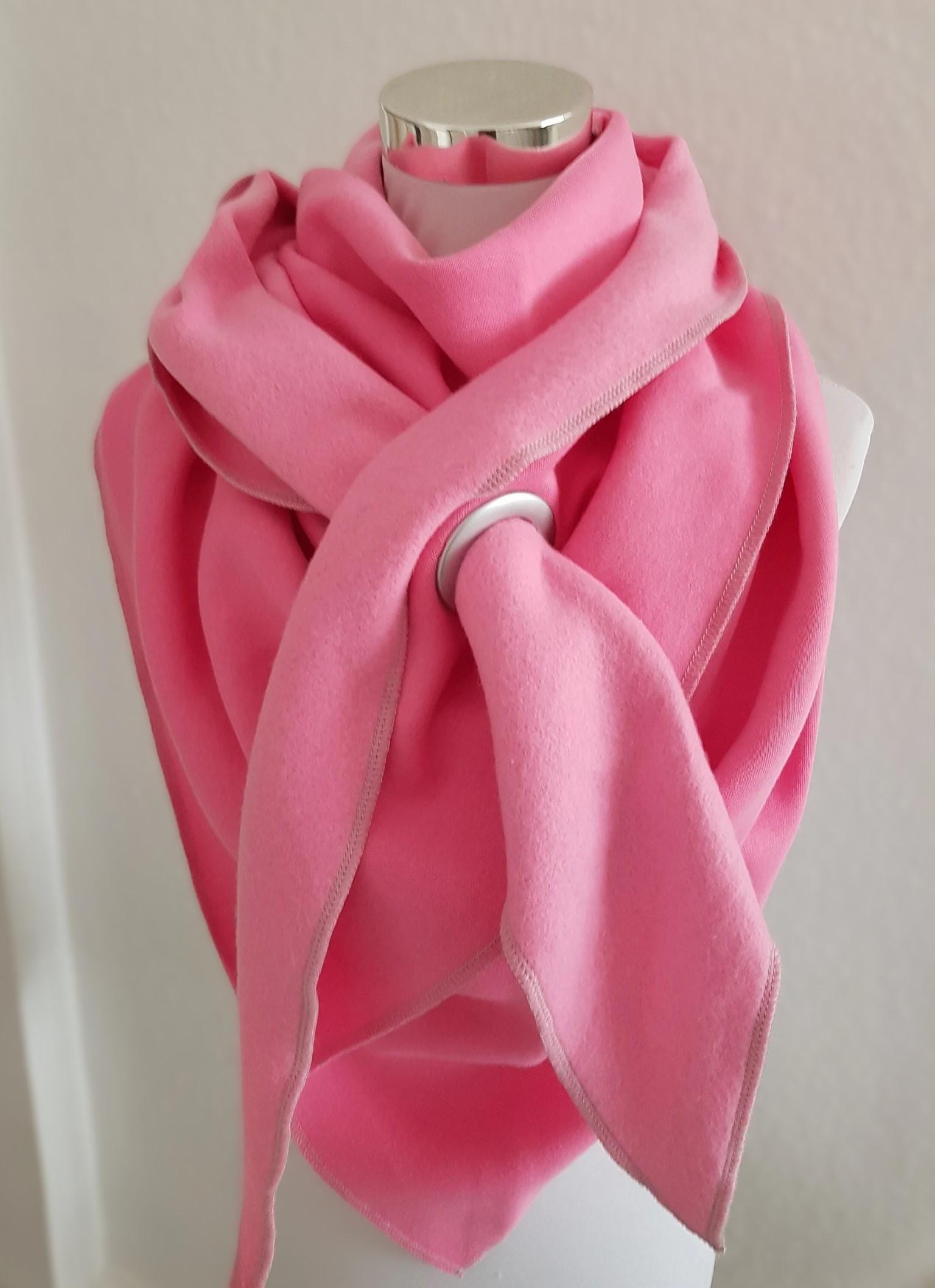 xxl-Schal Aus Wintersweat in Pink Uni xxl-Schal Aus Wintersweat in Pink Uni von SchenkenoderBehalten