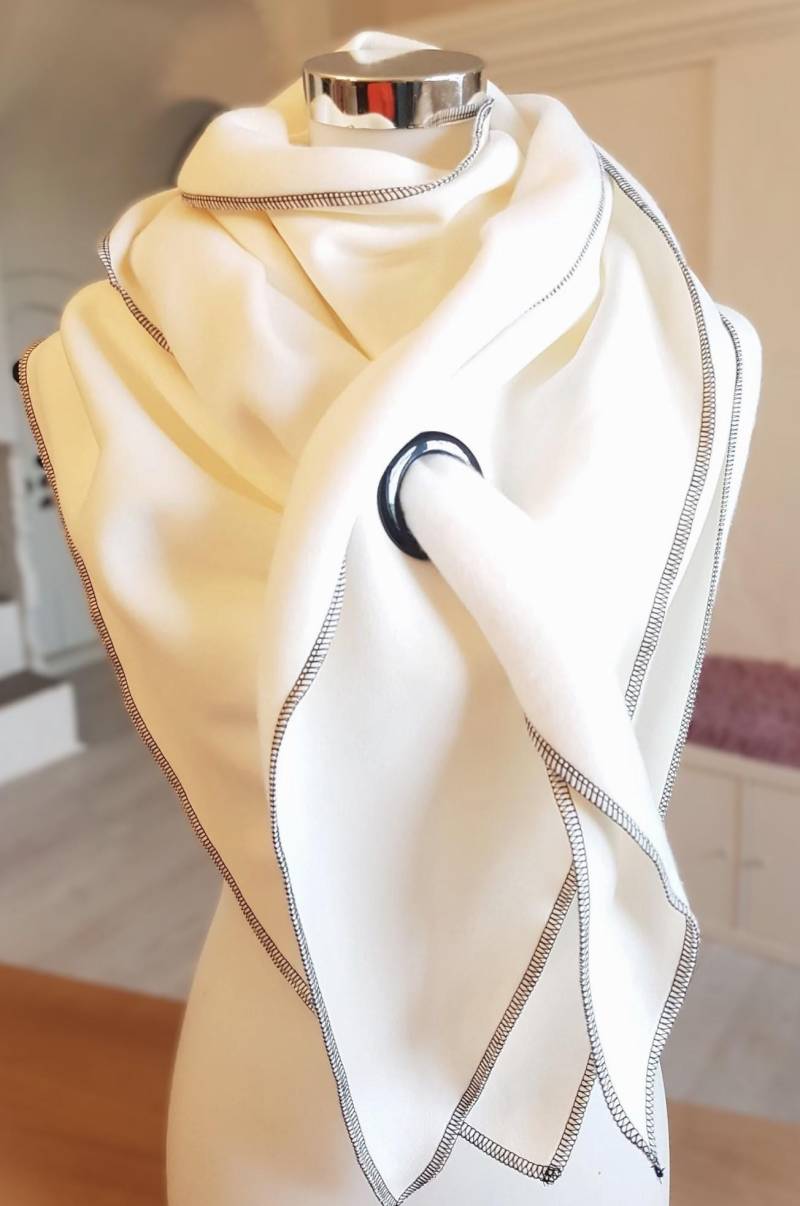 xxl-Schal Aus Wintersweat in Weiß Uni von SchenkenoderBehalten