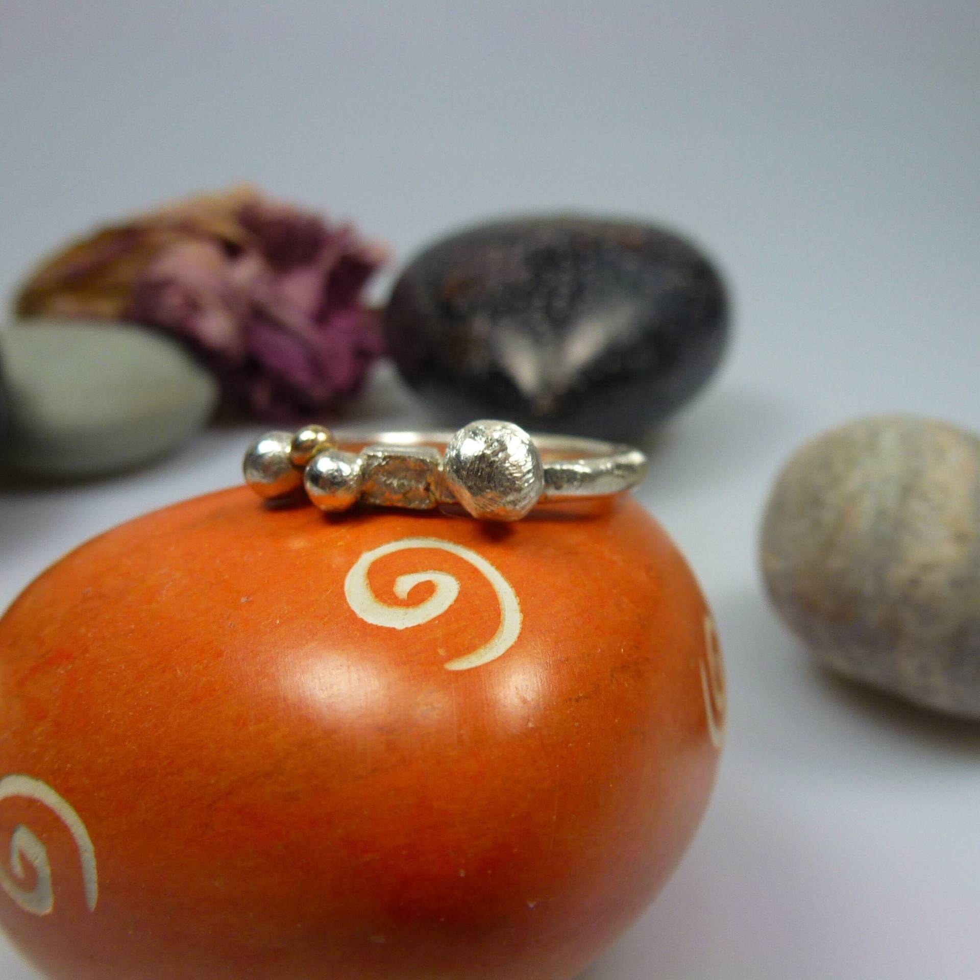 Ein Echtes Unikat, Handgefertigter Silberring Mit Fairtrade Gold Und Silber Geschenkidee Ein Besonderes Design Ein Echtes Unikat, Handgefertigter Silberring Mit Fairtrade Gold Und Silber Geschenkidee Ein Besonderes Design von ScherkSchmuck