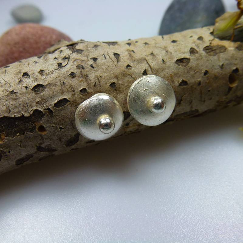 Handgefertigte Ohrstecker Aus Silber, Fairtrade Produkt, Echtes Unikat, Kleine Geschenkidee Handgefertigte Ohrstecker Aus Silber, Fairtrade Produkt, Echtes Unikat, Kleine Geschenkidee von ScherkSchmuck