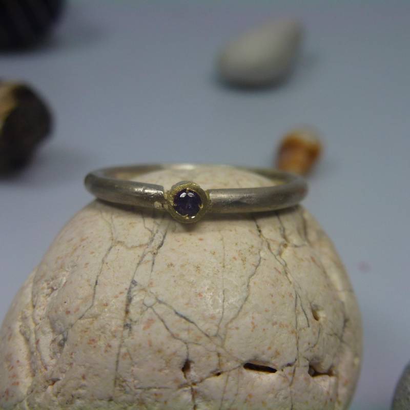 Vorsteckring, Zarter Silberring, Aus Fairtrade Silber/Gold Mit Einem Kleinen Granat Vorsteckring, Zarter Silberring, Aus Fairtrade Silber/Gold Mit Einem Kleinen Granat von ScherkSchmuck