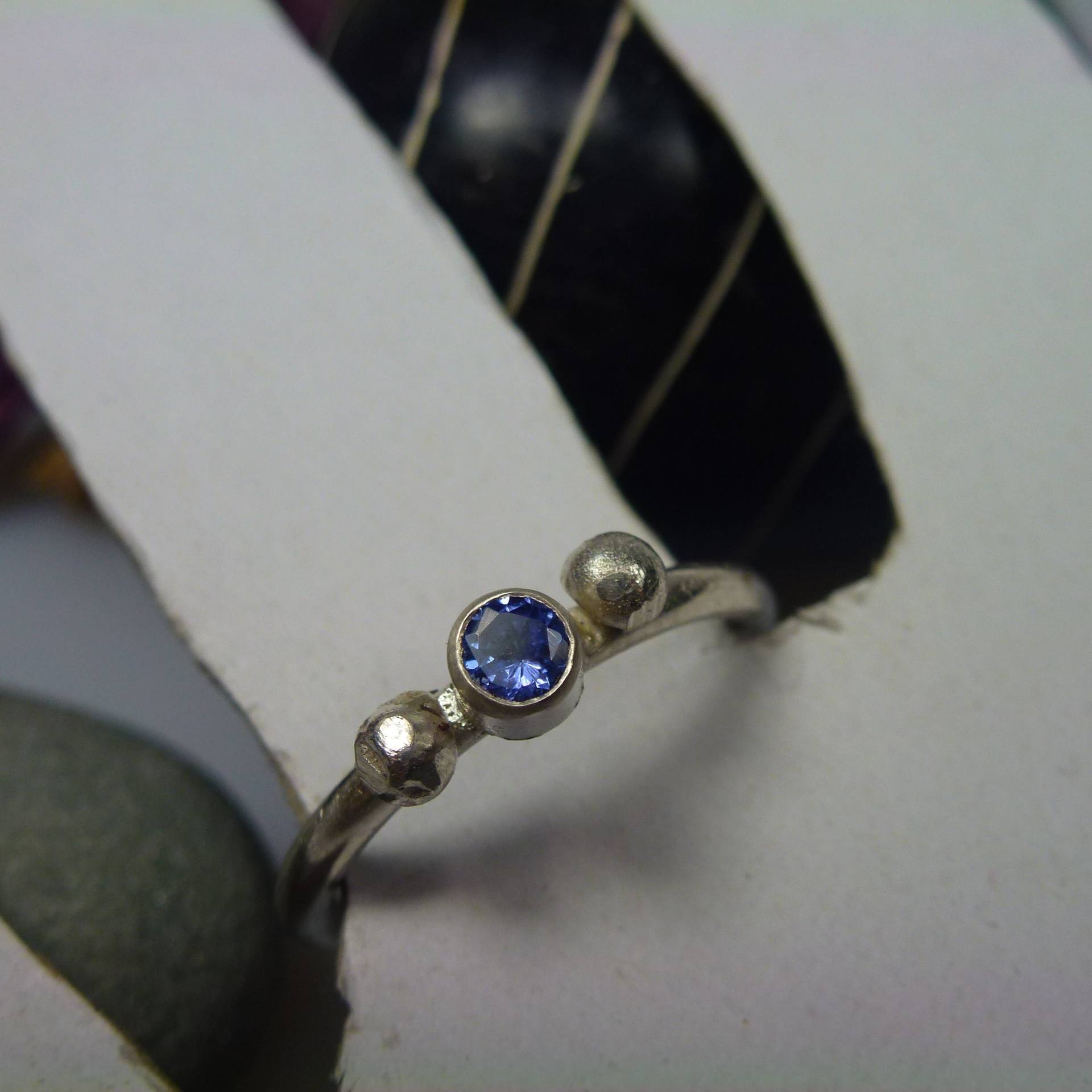 Wunderschöner Blauer Tansanit in Einer Silberfassung, Handgefertigt, Aus Fairtrade Material. Silberring Wunderschöner Blauer Tansanit in Einer Silberfassung, Handgefertigt, Aus Fairtrade Material. Silberring von ScherkSchmuck
