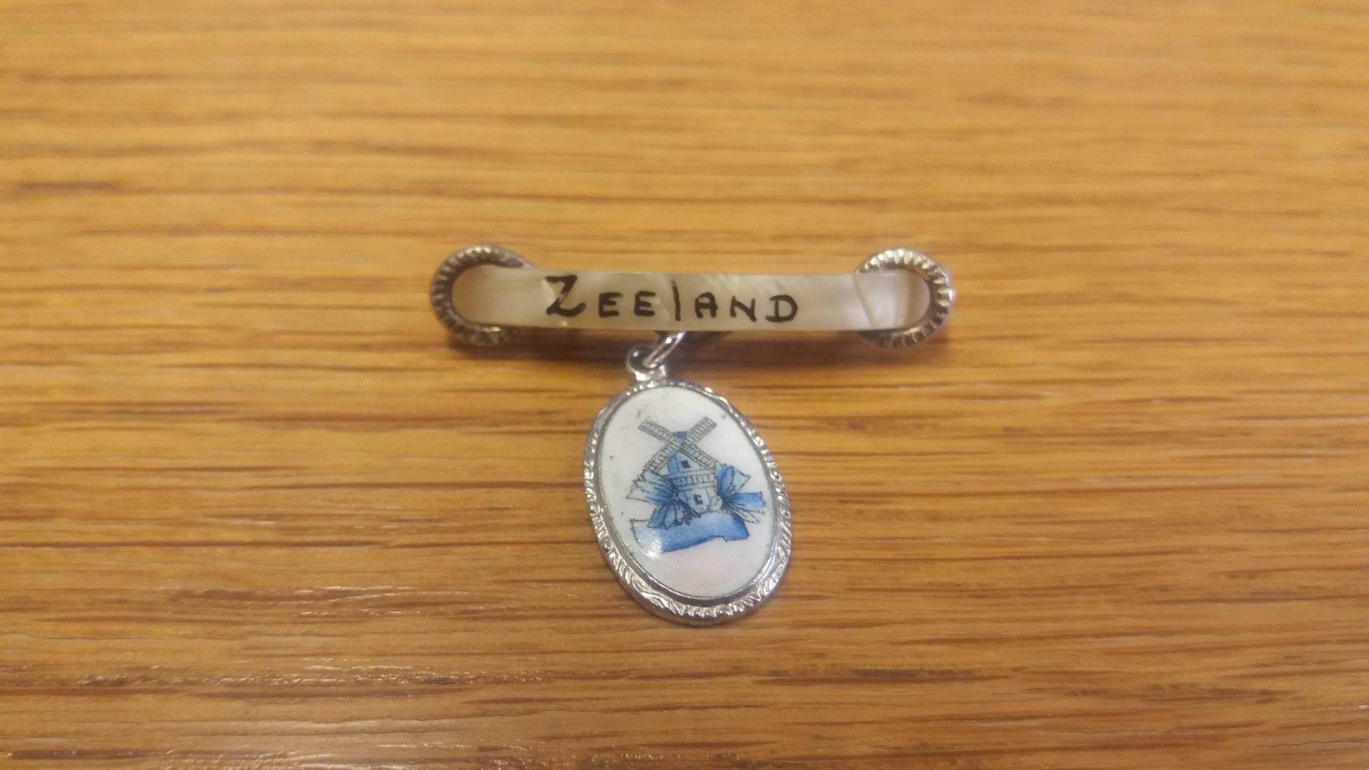 Jahrgang Niederländisch Emaille Brosche Zeeland Schicke Kitsch Boho 50Er Jahre Souvenir Stück von SchickSchmuckStore