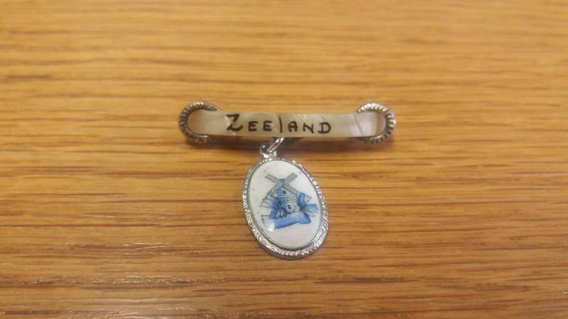 Jahrgang Niederländisch Emaille Brosche Zeeland Schicke Kitsch Boho 50Er Jahre Souvenir Stück von SchickSchmuckStore