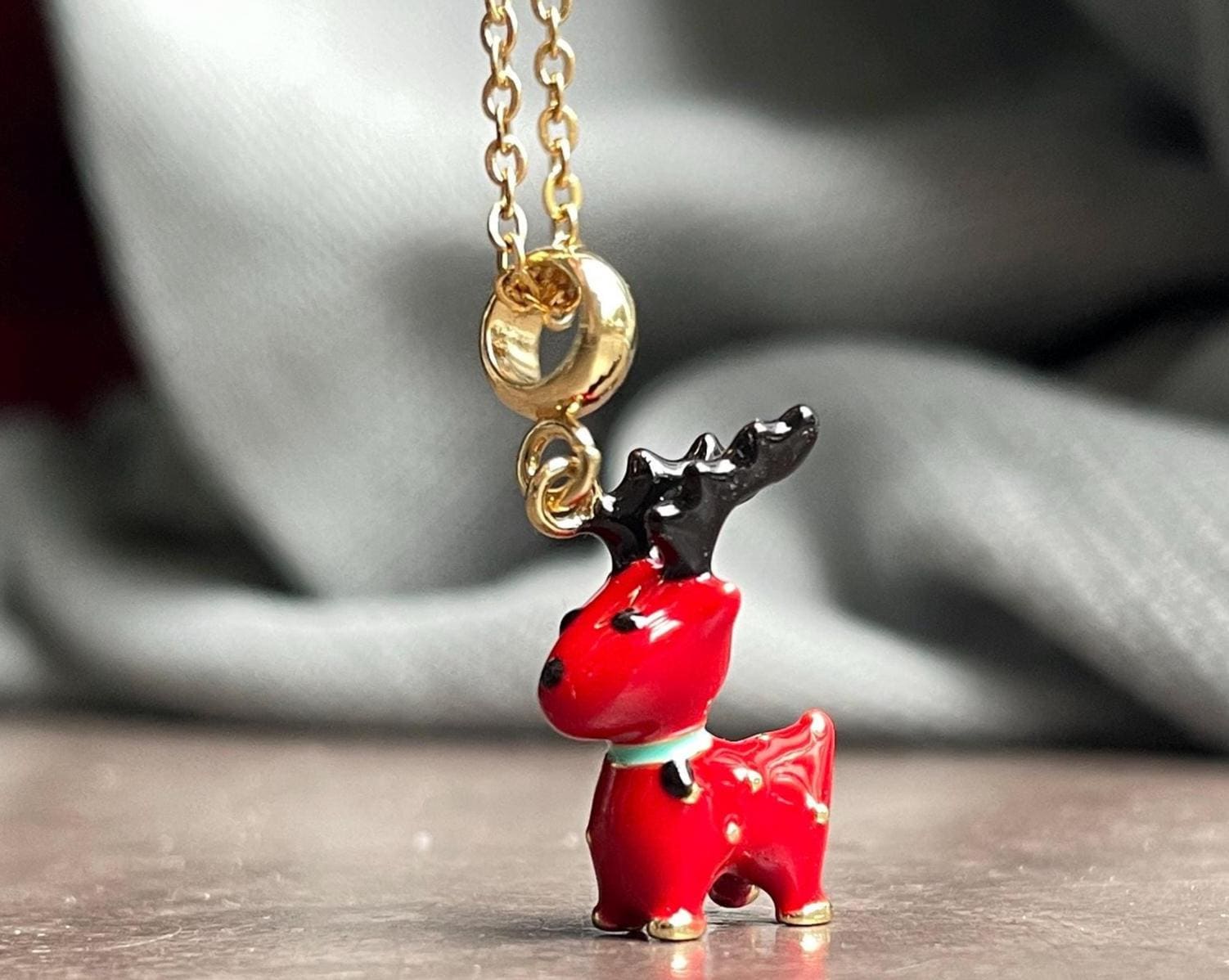 Vergoldete Halskette Rentier Charm Verspielter Schmuck Für Sie von SchickiMi