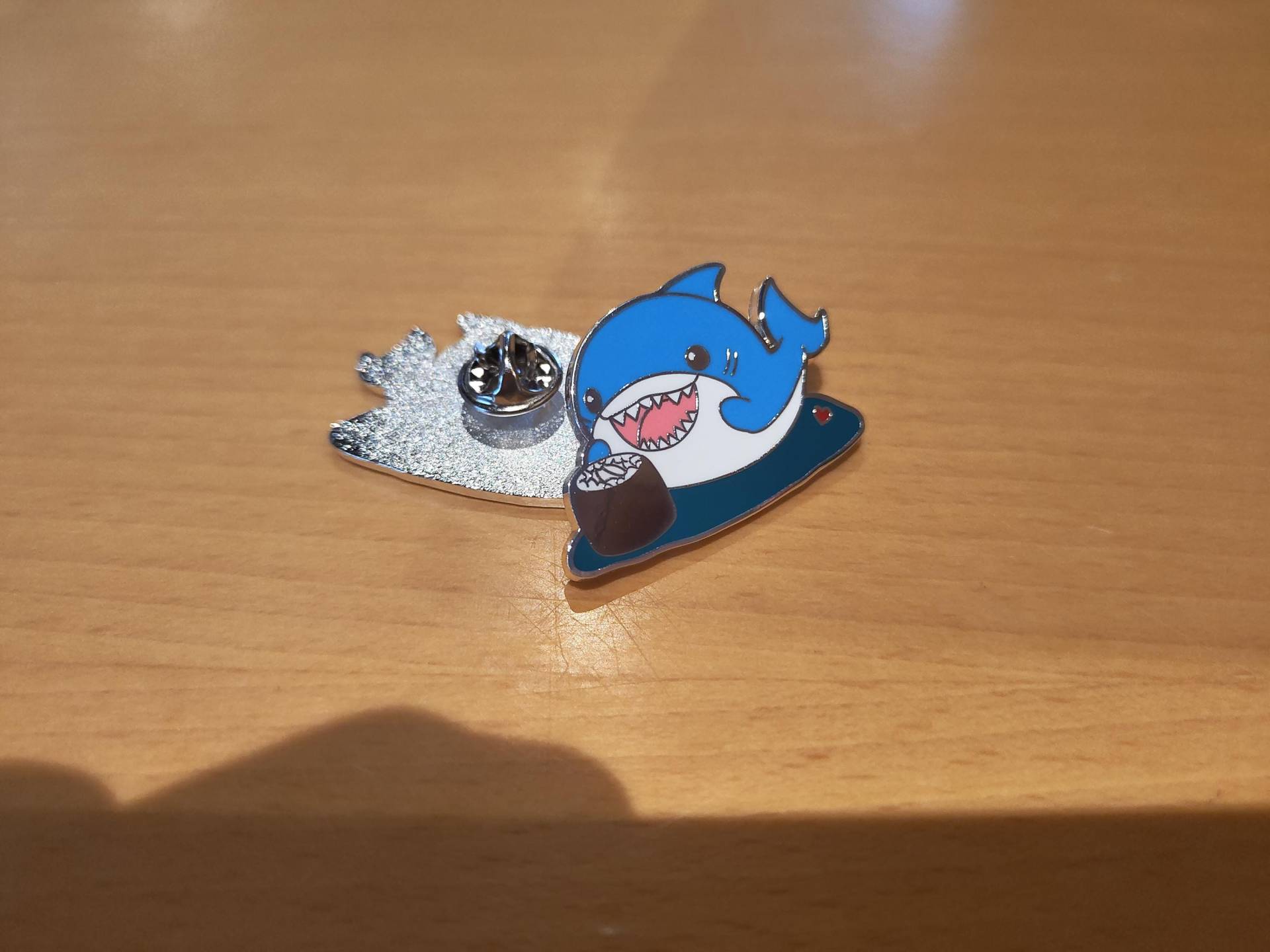Emaille Pin Hard Hai Shark Kawaii Emaille Pin Hard Hai Shark Kawaii von Schisoka