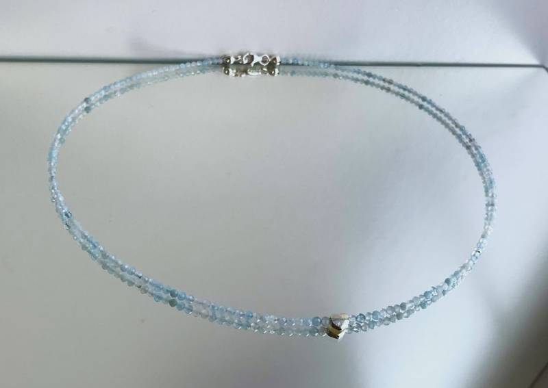 Aquamarin in Zart Hellblauer Farbe, Zierliche Kette Aus Perlen 2mm Mit Funkelnden Facetten Und Kleinem Herz 925Silber von SchlesierDesigns