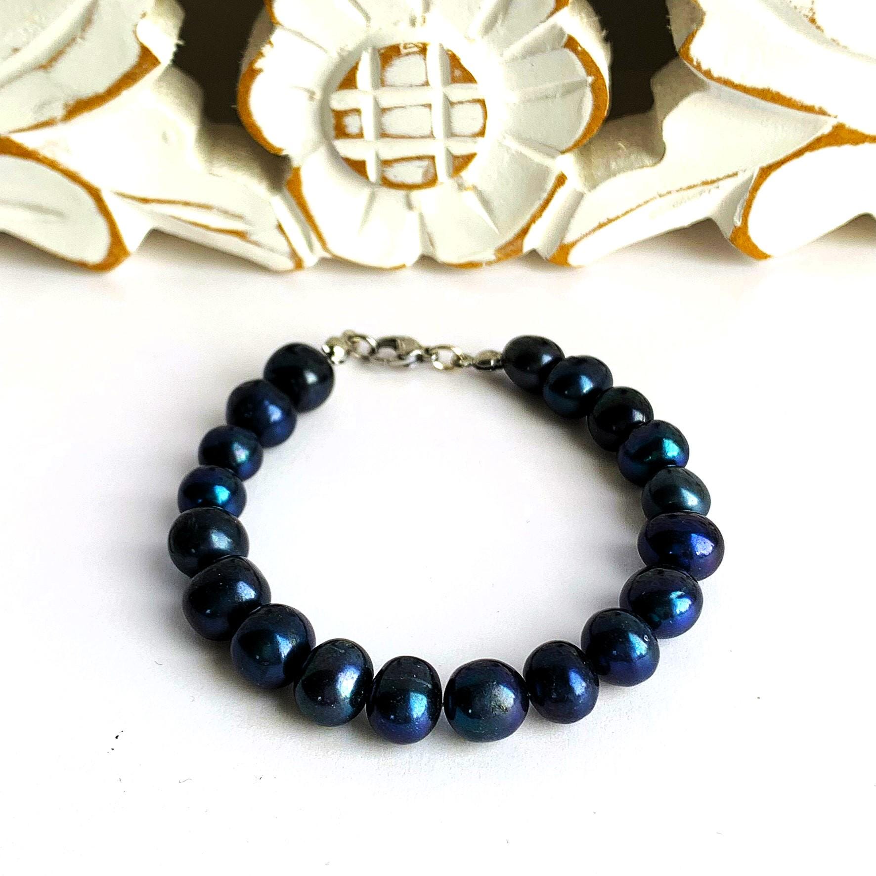 Armband Zuchtperlen 8-9 Mm Mit Zauberhaftem Dunkelblauen Glanz | Gefärbt Armband Zuchtperlen 8-9 Mm Mit Zauberhaftem Dunkelblauen Glanz | Gefärbt von SchlesierDesigns