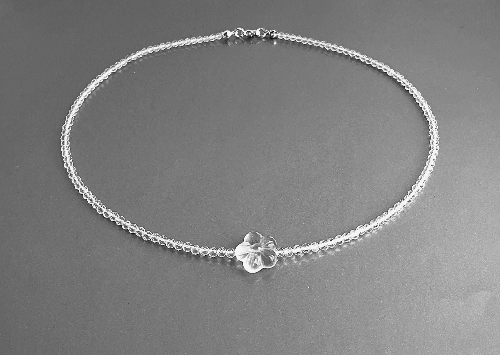Bergkristall, Kette Aus Perlen Mit Facetten 3mm Und Eine Bergkristallblüte | Brasilien Bergkristall, Kette Aus Perlen Mit Facetten 3mm Und Eine Bergkristallblüte | Brasilien von SchlesierDesigns