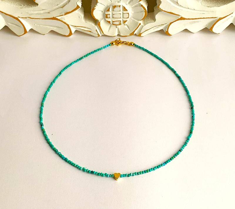 Kette Aus Echtem Türkis; Natürliche Ungefärbte 2mm-Perlen - Kein Gefärbter Howlith Etc. Und Ein Kleines Vergoldetes Herz - Kette Aus Echtem Türkis; Natürliche Ungefärbte 2mm-Perlen - Kein Gefärbter Howlith Etc. Und Ein Kleines Vergoldetes Herz - von SchlesierDesigns