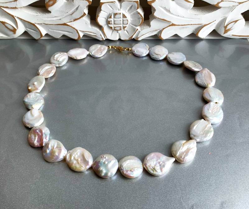 Kette Aus Weißen Keshi Barock-Zuchtperlen 15~29x14~19x3~8mm - von SchlesierDesigns