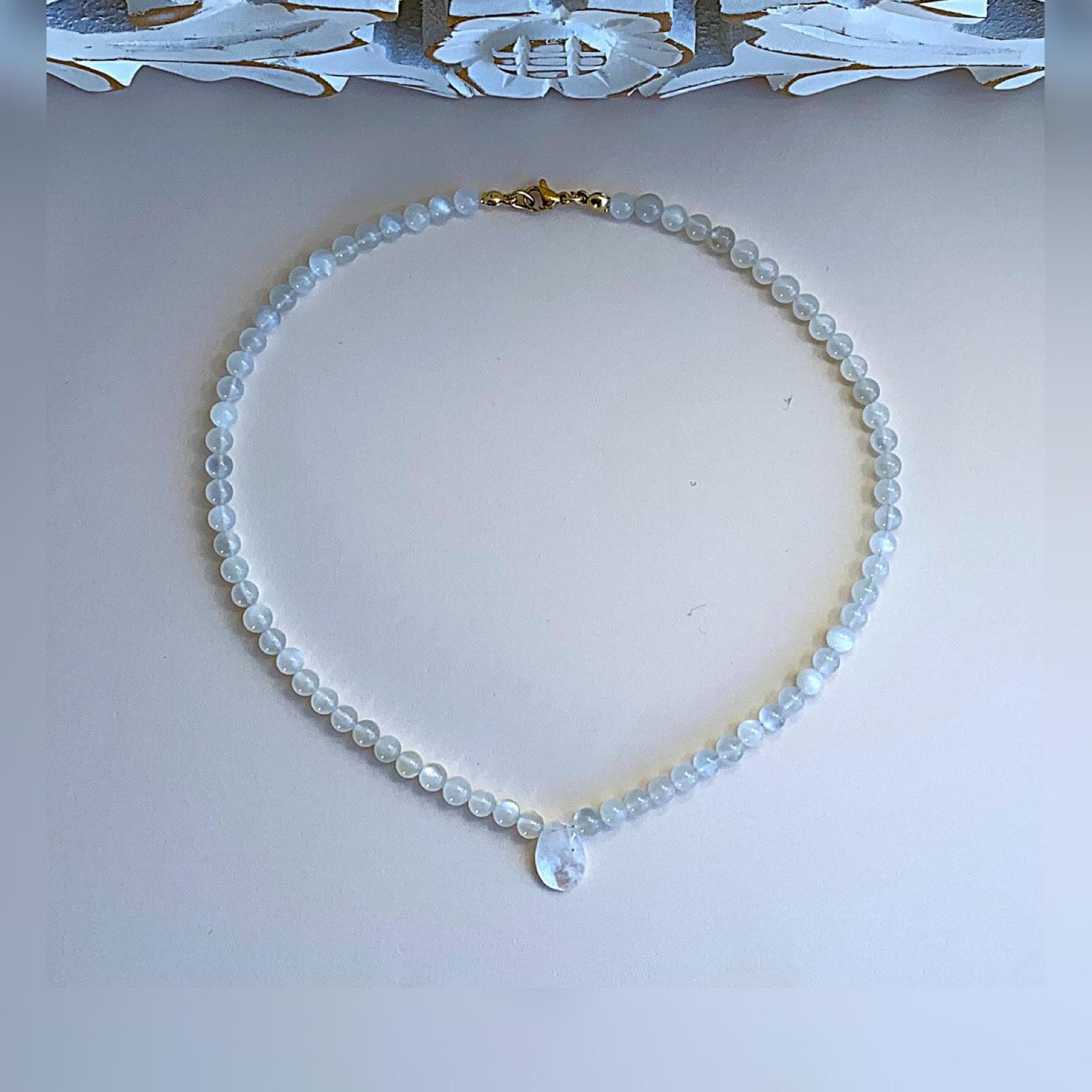 Mondstein Weiß Aaa 5-6mm Rund Mit Mondstein-Tropfen Als Schimmernde Halskette - von SchlesierDesigns