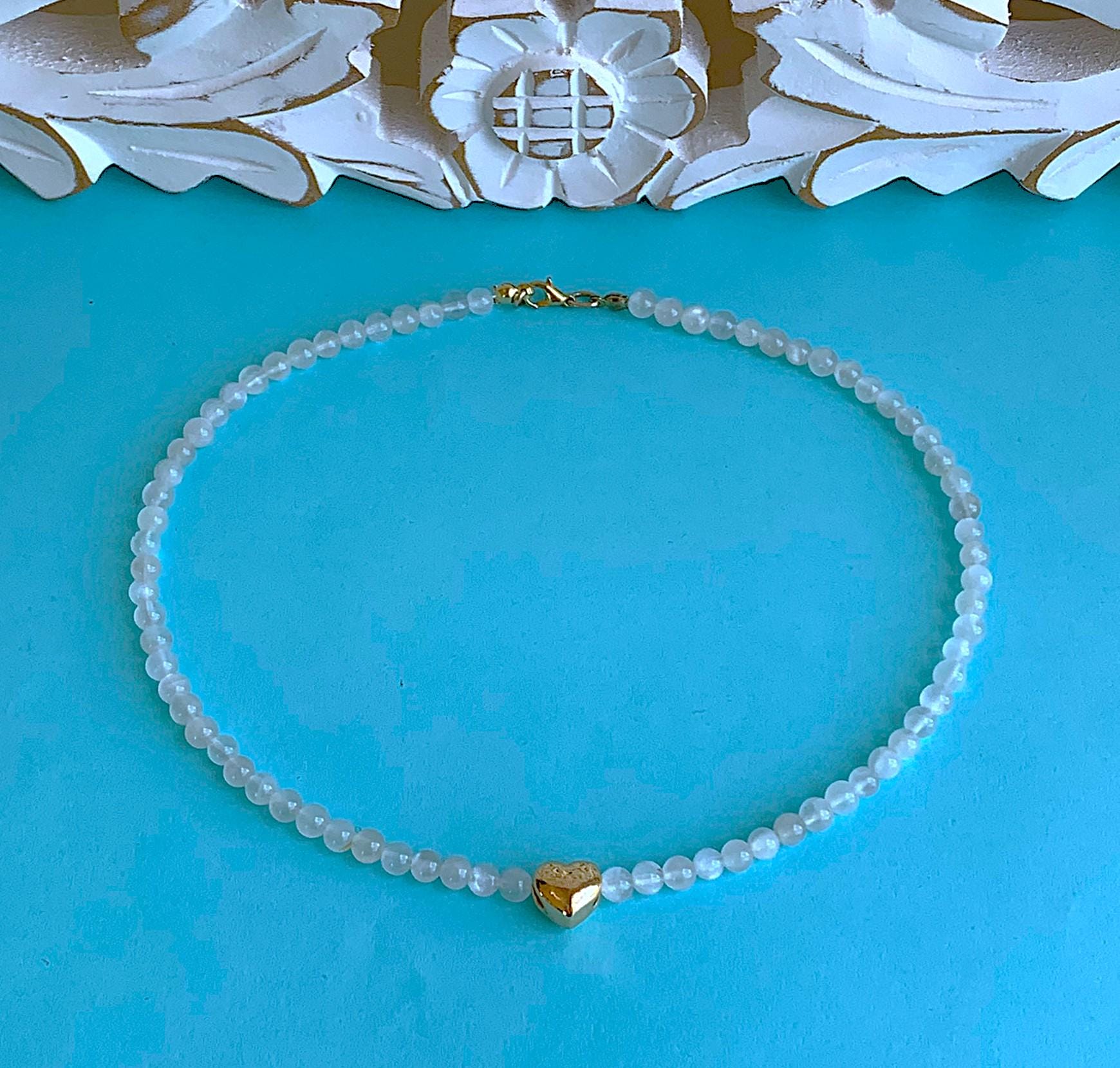 Mondstein Weiß Aaa Perlen 5-6mm Als Geheimnisvoll Schimmernde Kette Mit Dekorativem Herz - von SchlesierDesigns