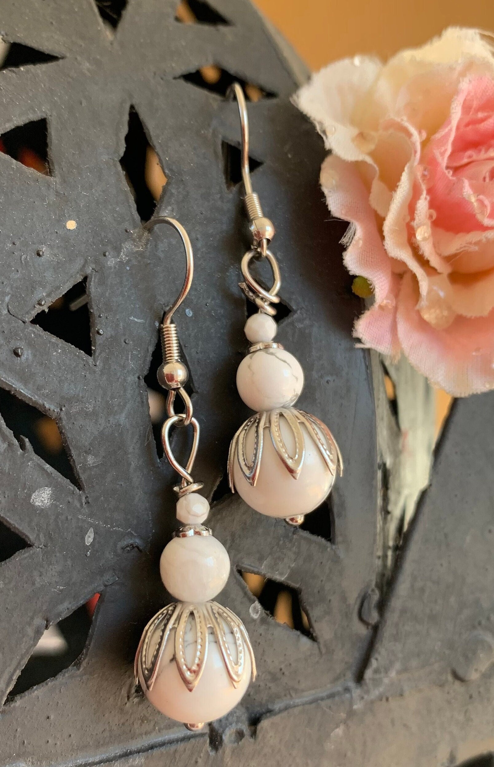 Ohrringe Howlith Und Edelstahl - Passend Zum Howlith-Armband Zur Howlith-Kette Ohrringe Howlith Und Edelstahl - Passend Zum Howlith-Armband Zur Howlith-Kette von SchlesierDesigns