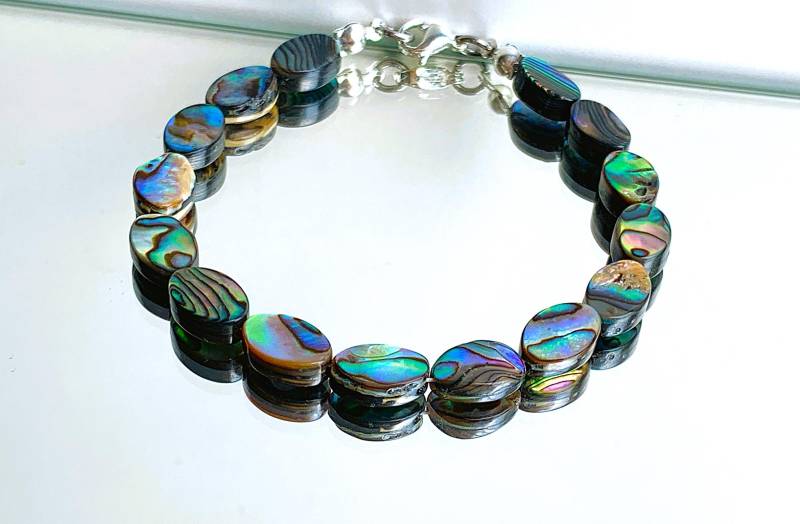 Paua Abalone | Natürliches Perlmutt Von Seeohren Oval 10x6x3mm Bunt Irisierend - Als Armband von SchlesierDesigns
