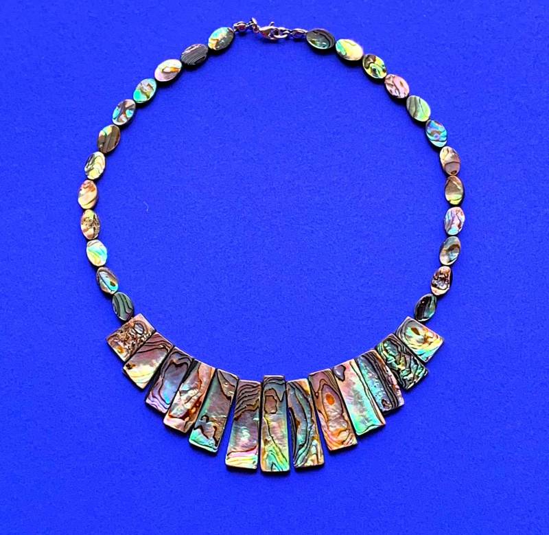 Paua Abalone Ovale 10x6x3mm Mit Abgestufter Abalone 15-31x5-10x3-4mm von SchlesierDesigns