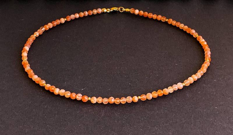 Pfirsich Mondstein A Perlen 4mm Mit Facetten Und Miniperlen - Pfirsich Mondstein A Perlen 4mm Mit Facetten Und Miniperlen - von SchlesierDesigns