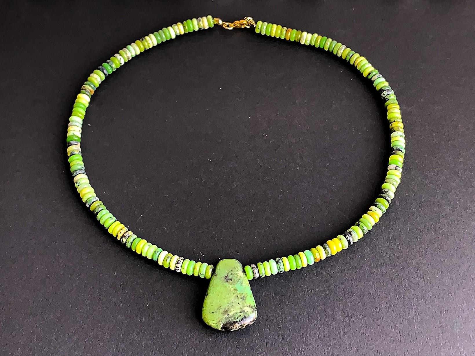 Serpentin-Jade Rondelle 6-6, 5x2-2, 5mm Mit Serpentin-Jade-Anhänger 30x22x6, 5mm Natürlich Ungefärbt von SchlesierDesigns